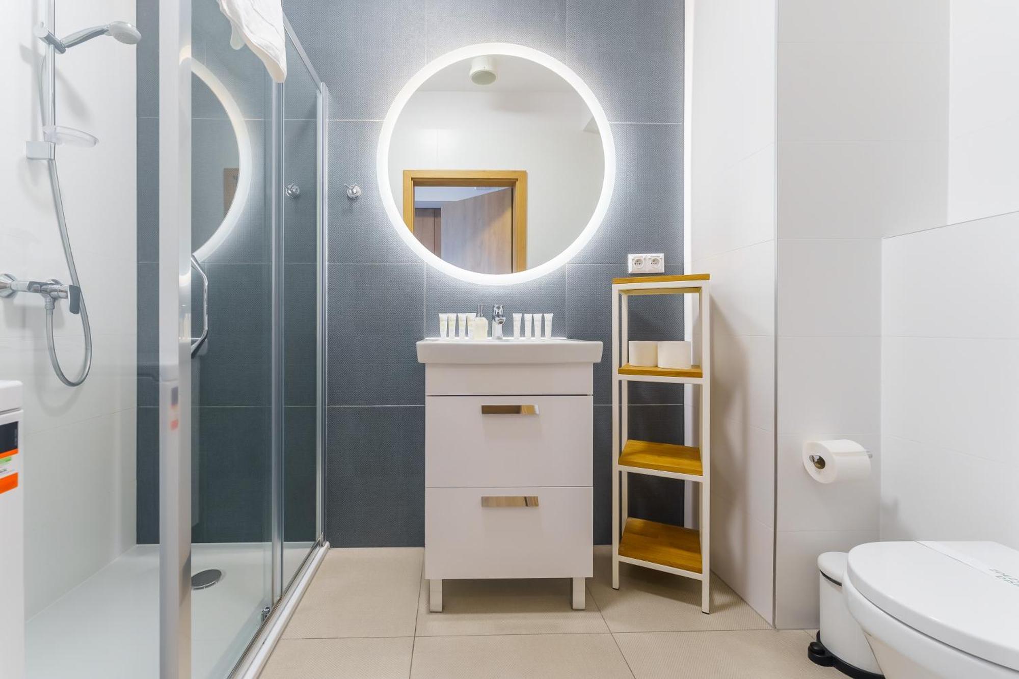 Aquamarina Prima Deluxe With Sea View By Renters Apartment *