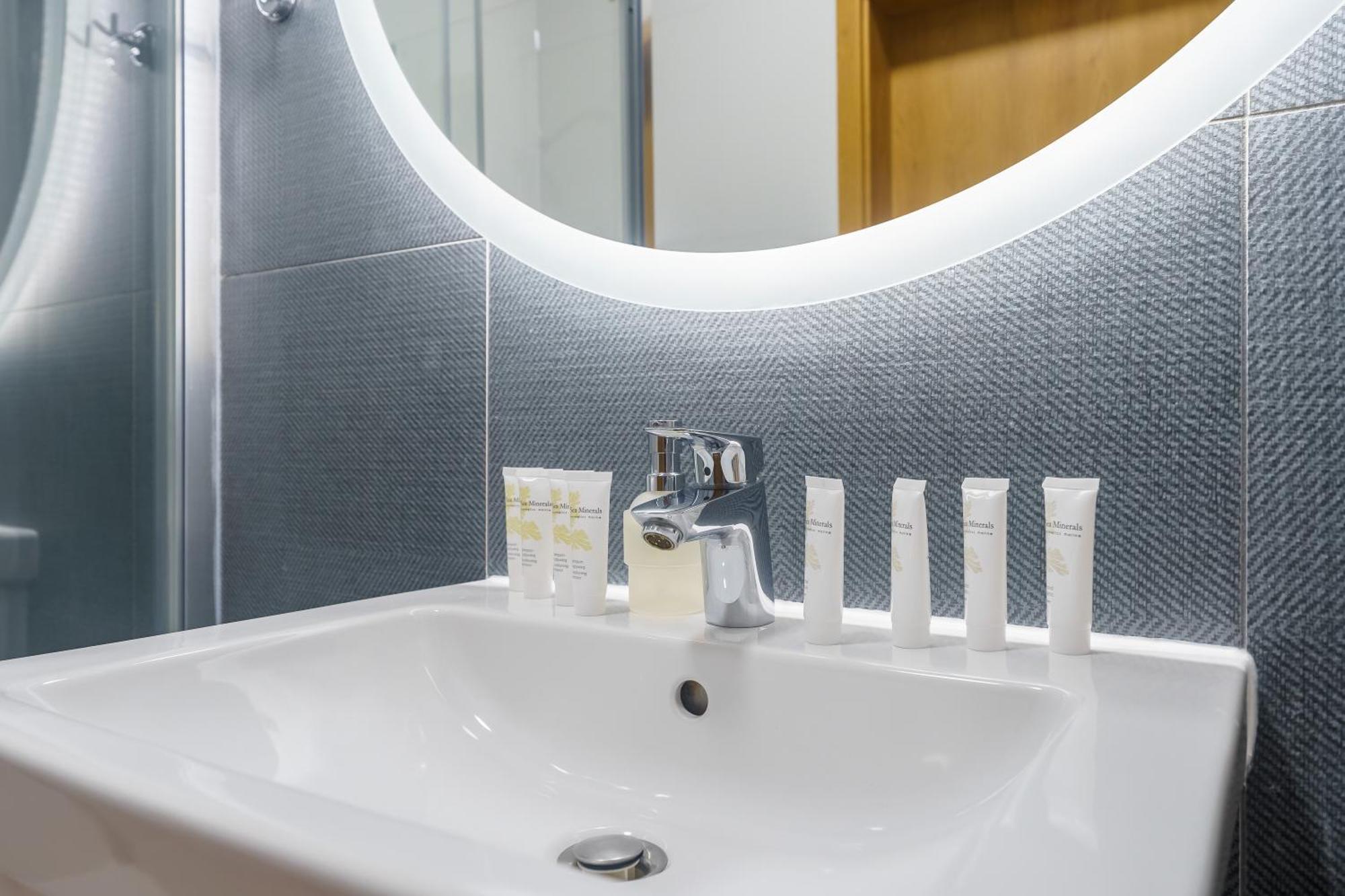 Aquamarina Prima Deluxe With Sea View By Renters Apartment