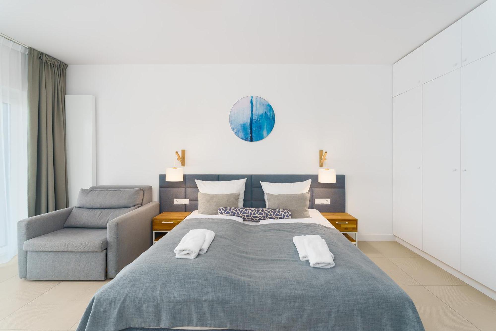 Apartment Aquamarina Prima Deluxe With Sea View By Renters *