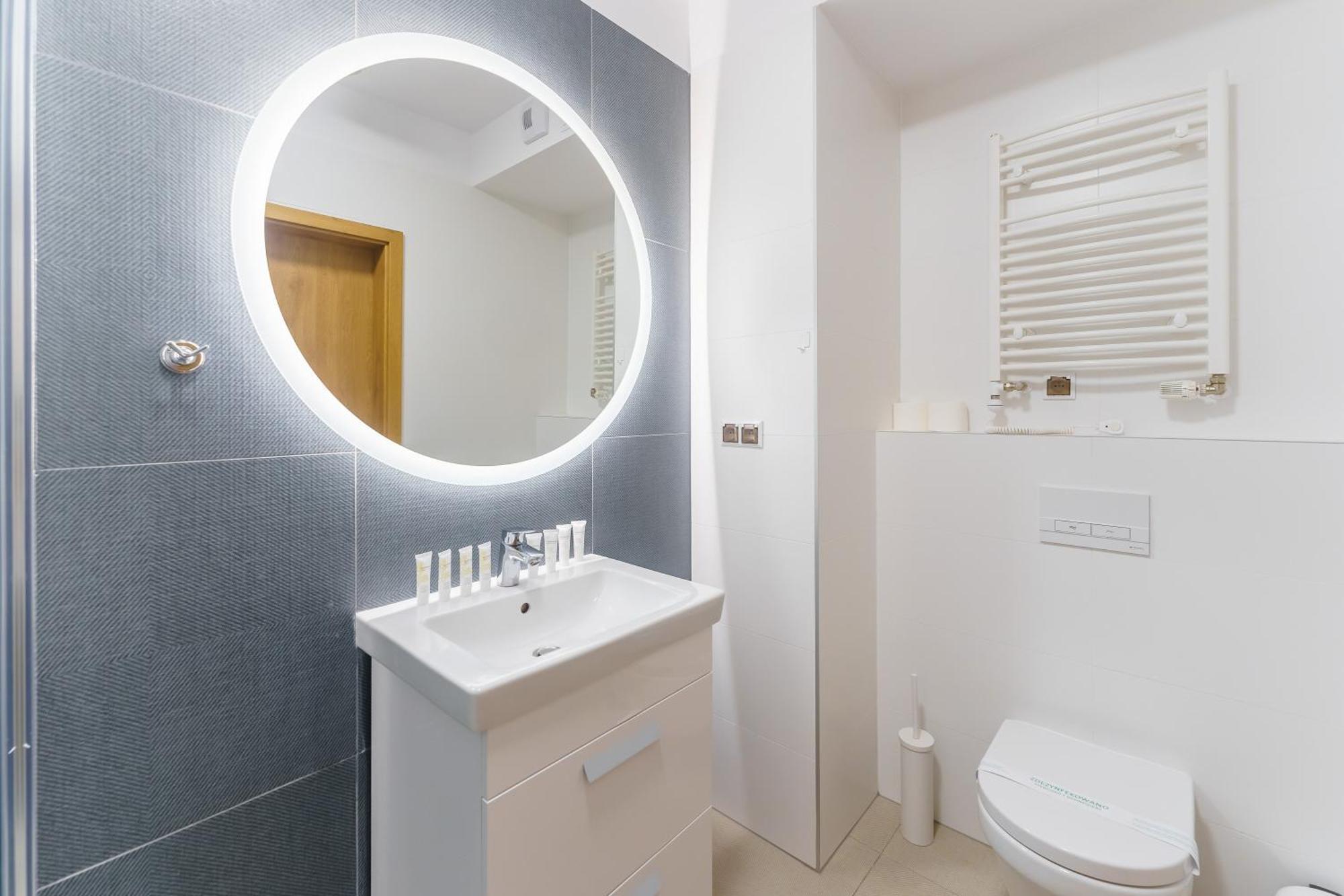 Aquamarina Prima Deluxe With Sea View By Renters Apartment *